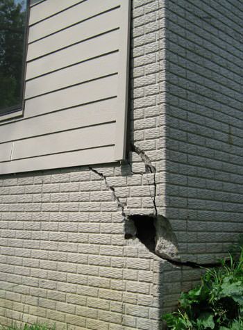 severe cracking of structural walls in Roswell